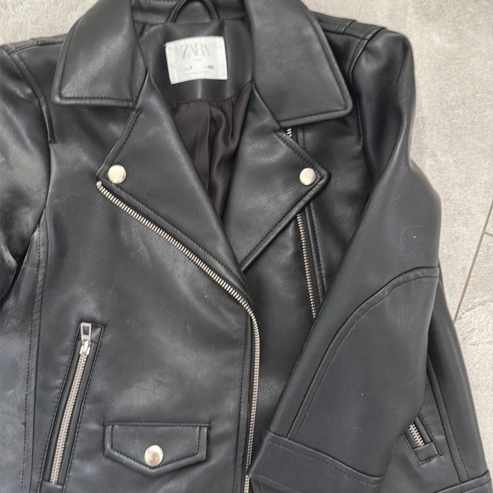 Jackets - Picture 4 of 6